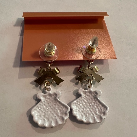 Betsey Johnson Earrings White Seashell, Gold Bows & Diamond Rhinestone NEW - Picture 5 of 5